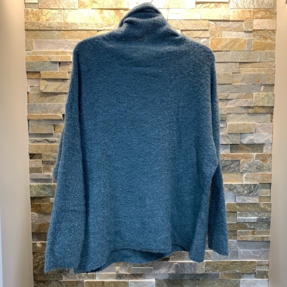 Catherine Malandrino Cozy Eyelash Knit Turtleneck - Picture 4 of 5